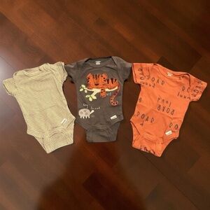 Gerber Baby Newborn Onesies